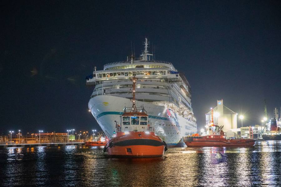 Ausdocken der Amera in Danzig. Copyright Phoenix Reisen / BSM Cruise