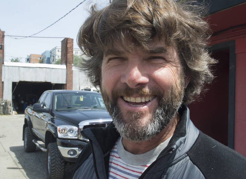 Brett Snow se ganó la reputación de Snow & Company Boatbuilding and Fabrication con una variedad de buques de aluminio de calidad y ahora ha agregado la fabricación de embarcaciones de acero con una atención similar a los detalles. (Fotos: Haig-Brown / Cummins)