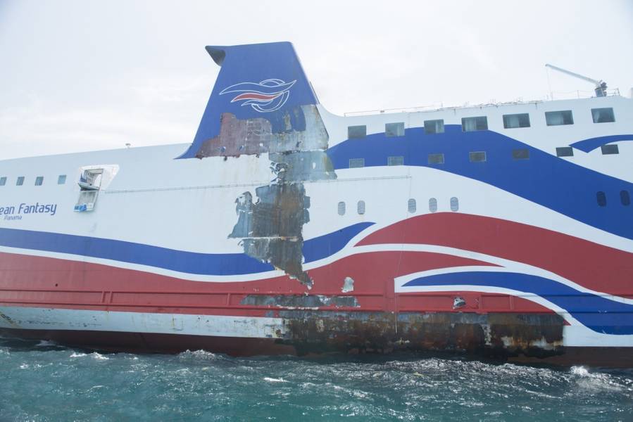 Caribbean Fantasy se encuentra encallado a aproximadamente media milla de Puntas Salinas el 19 de agosto de 2016. (Foto de la Guardia Costera de los Estados Unidos por Jasmine Mieszala)