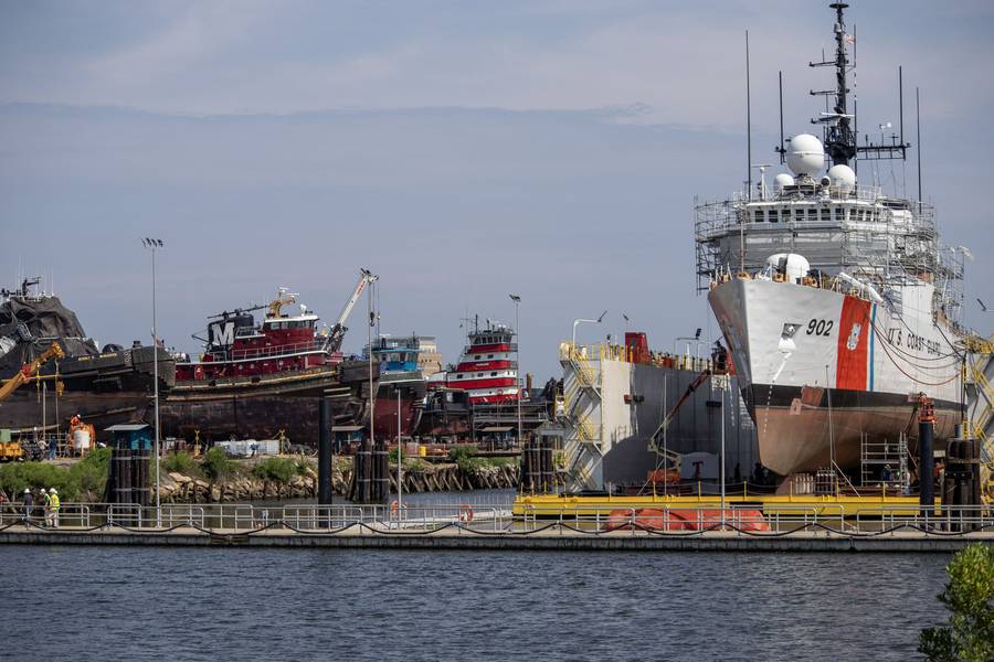 O Estaleiro Colonna historicamente equilibra com maestria a construção e o reparo de navios comerciais e governamentais. Imagem cortesia do Estaleiro Colonna.
