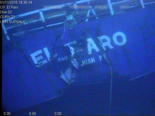 El Faro συντρίμματα στο θαλασσινό νερό (Φωτογραφία: NTSB)