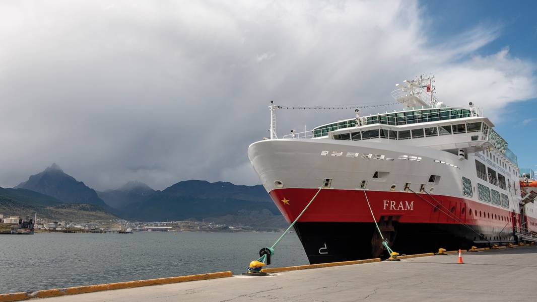 Hurtigrutens MS Fram, benannt nach dem berühmten norwegischen Polarforscher Fridtjof Nansen, dem berühmten Expeditionsschiff Fram, wurde im Jahr 2007 ausgeliefert. Während des Sommers der nördlichen Hemisphäre bereist man Grönland und im Sommer die Region Antarktika. Foto mit freundlicher Genehmigung von Hurtigruten