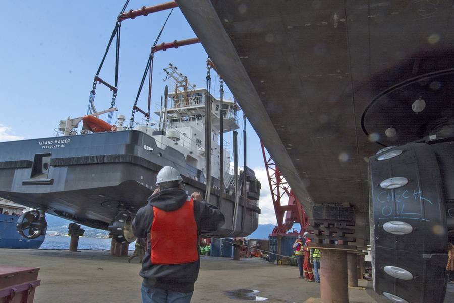 Island Raider despeja los bloques de soporte. (Foto: Haig-Brown / Cummins)