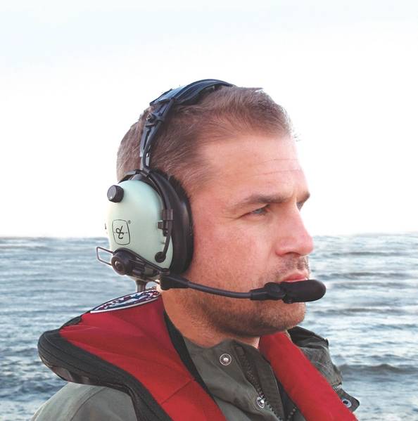 Los auriculares digitales estilo Over-the-Head de David Clark brindan una comodidad excepcional, claridad de transmisión clara de audio y voz para comunicaciones confiables de la tripulación.