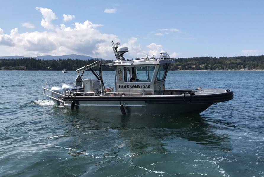 24 Navio multi-missão Workskiff M Series com caminhada em volta da casa piloto para a Agência Tulalip Indian Fish and Gaming para gestão de pescarias, aplicação da lei, busca e salvamento e combate a incêndio. Arquitetura naval e engenharia naval da Boksa Marine Design.