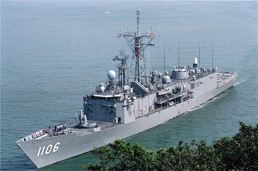 ROCS Yueh Fei (PFG-1106) es uno de los combatientes de la superficie de ROCN. Fue construido en Taiwán para el diseño de la fragata de misiles guiados Oliver Hazard Perry de la Marina de los Estados Unidos. (Foto ROCN)