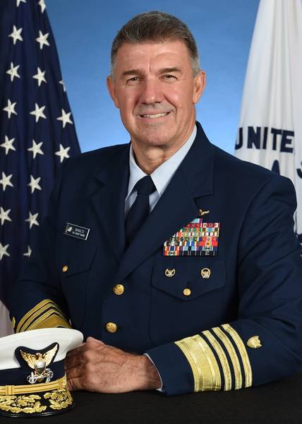 El almirante Karl L. Schultz, el 26º comandante de la Guardia Costera de los Estados Unidos.