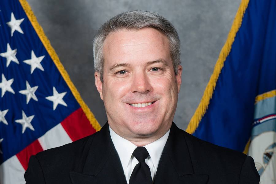 El contraalmirante Ronald A. Boxall, Director, Surface Warfare (N96) (foto de la Marina de los EE. UU.)
