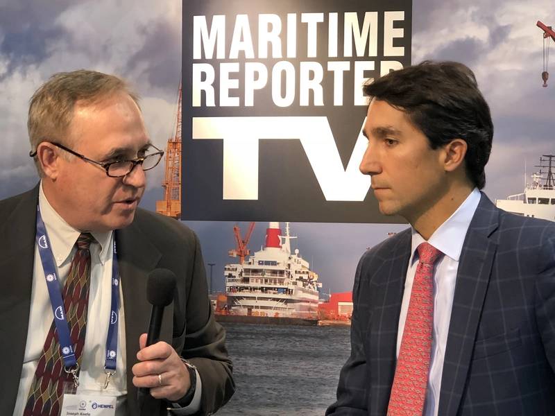 El stand de televisión de Maritime Reporter en SMM 2018 recibió visitas de más de dos docenas de ejecutivos para entrevistas, incluido Mike Guggenheimer, presidente y CEO de RSC Bio. (Foto: Maritime Reporter TV)