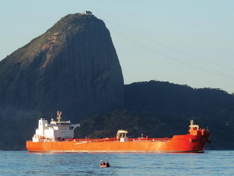 Αετός Parana με ζάχαρη Loaf στο παρασκήνιο στο Ρίο ντε Τζανέιρο. Φωτογραφία AET Δεξαμενόπλοια