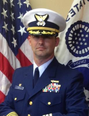 Capitão Sean T. Brady, Chefe do Escritório de Normas Operacionais e Ambientais da Guarda Costeira (OES)
