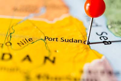 Das britische maritime Sicherheitsunternehmen Ambrey berichtete am Dienstag, dass die paramilitärischen Rapid Support Forces (RSF) einen Drohnenangriff auf Einrichtungen in Port Sudan gestartet hätten. Bildnachweis: Adobe Stock/atdr