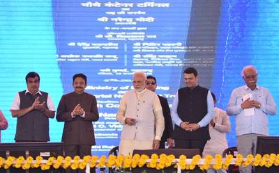 Der indische Premierminister Narendra Modi widmete der Nation das 4. Containerterminal, das in Navi Mumbai gebaut wurde. Foto: Nitin Gadkari