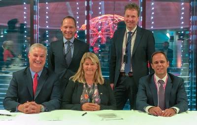 Doug Pferdehirt (esquerda), CEO TechnipFMC, Torger Rød, SVP Equinor, Margareth Øvrum, EVP Equinor, Kjetil Hove, SVP Equinor e Luis Araujo, CEO da Aker Solutions. Foto: Equinor