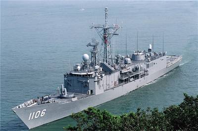 ROCS Yueh Fei (PFG-1106) ist einer der Oberflächenkämpfer des ROCN. Es wurde in Taiwan für das von Oliver Hazard Perry geleitete Lenkflugkörperdesign der US-Marine gebaut. (ROCN Foto)