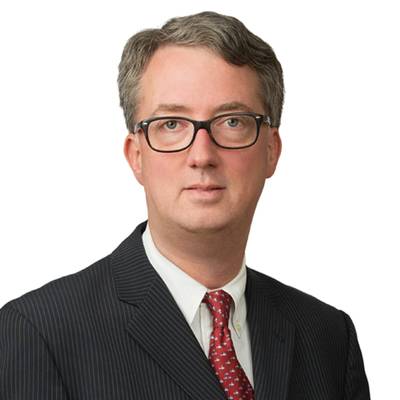 Sobre el autor: Tom Belknap es socio en la oficina de Nueva York de Blank Rome LLP. La práctica de Tom se centra principalmente en el envío y el litigio comercial internacional y el arbitraje. Tom ha sido reconocido en CHAMBERS USA desde 2009 como un abogado líder en litigios de envío en los Estados Unidos. Es coautor de la Séptima Edición de TIME CHARTERS y también de las revisiones anuales de BENEDICT ON ADMIRALTY VOL. 3A - LA LEY DEL SALVAGE. Más recientemente, contribuyó con un capítulo sobre la aplicación de arbitrati