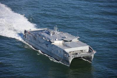 Un USNS EPF construido en austal en el mar. CREDITO Austal