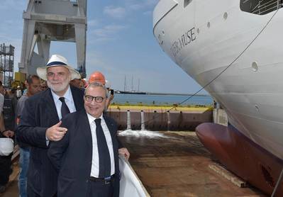 O presidente da Silversea, Manfredi Lefebvre d'Ovidio, com o CEO da Fincantieri, Giuseppe Bono, no lançamento do Silver Muse em 2016 (Foto: Fincantieri)