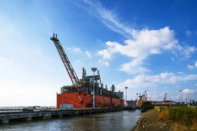 Im vergangenen Jahr lieferte Wison Offshore & Marine die Caribbean FLNG auf EPC-Basis nach der Verflüssigungsprüfung für die Anlage in ihrer Werft in China. (Foto: Wison)