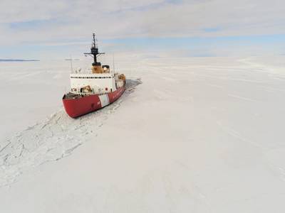 O único quebra-gelo pesado dos Estados Unidos, USCGC Polar Star, foi construído na década de 1970. (Foto: Jeremy Burgess/Guarda Costeira dos EUA)