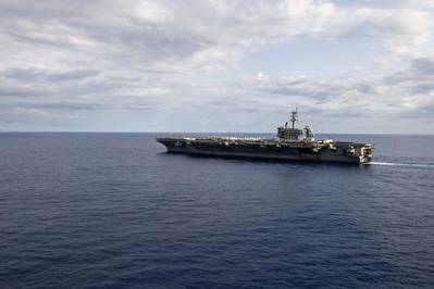 Το αεροπλανοφόρο USS Theodore Roosevelt κλάσης Nimitz (CVN 71) στη Θάλασσα των Φιλιππίνων στις 24 Μαρτίου 2020. (Φωτογραφία του Ναυτικού των ΗΠΑ από τον Jomark A. Almazan)