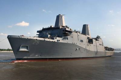 تم إطلاق السفينة USS Somerset (LPD 25) من حوض أفونديل لبناء السفن في عام 2012. وأصبحت السفينة فيما بعد سفينة بحرية نهائية تغادر من حوض السفن ، في فبراير 2014. (الصورة من البحرية الأمريكية لصناعات هنتنغتون إنغلس)