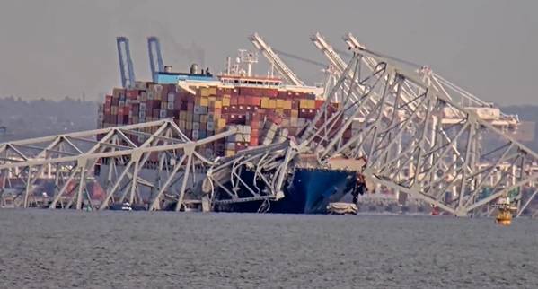 Eingestürzte Francis Scott Key Bridge in Baltimore (Quelle: Screenshot/StreamTime Live)