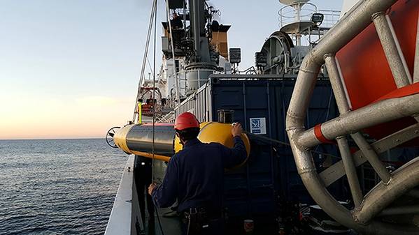 MUSCLE Autonomous Underwater Vehicle Deployment. Foto mit freundlicher Genehmigung von CMRE