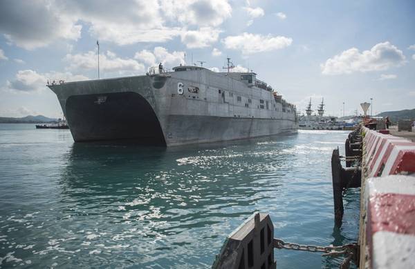 Offizielles US Navy-Dateifoto von USNS Brunswick (T-EPF 6). Dieses Schiff ist in der gleichen Klasse wie PCU Burlington (EPF 10).