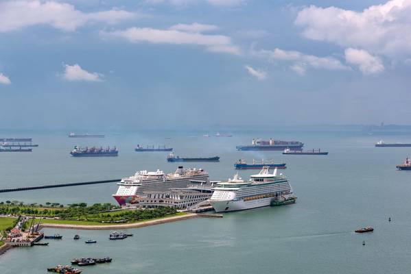As portas de Cingapura começaram a rastrear os viajantes que chegam em navios de passageiros e comerciais quanto a sintomas de coronavírus (© hit1912 / Adobe Stock)