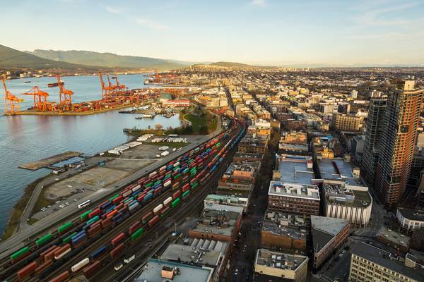 O porto de Vancouver / CREDIT: AdobeStock / © Anne