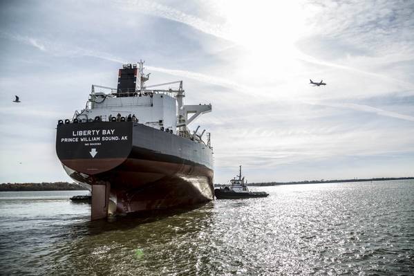 Εικόνα αρχείου: Ένα δεξαμενόπλοιο σημαίας ΗΠΑ μόλις μετά την εκτόξευσή του περίπου το 2013 στο Aker's Philly Shipyard. (CREDIT Aker)