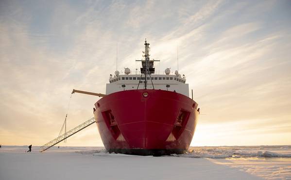 Η εταιρεία USCG Icebreaker Healy (CREDIT NyxoLyno Cangemi USCG)