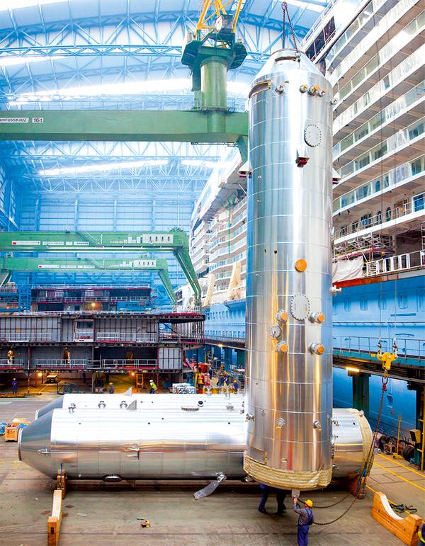 أجهزة تنقية الهواء جاهزة للتركيب على متن الطائرة النرويجية في Meyer Werft. الصورة من Yara Marine Technologies AS / © Meyer Werft