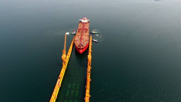 图片：北欧美国油轮