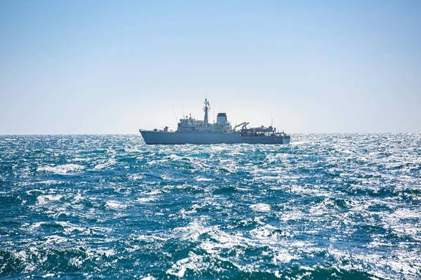 资料照片：英国皇家海军反水雷舰 HMS Chiddingfold (M 37) 参加 2022 年 2 月 9 日在阿拉伯湾举行的演习。（照片：Natianna Strachen / 美国陆军）