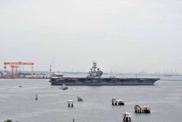 (Foto de la Marina de los Estados Unidos por Peter Burghart)