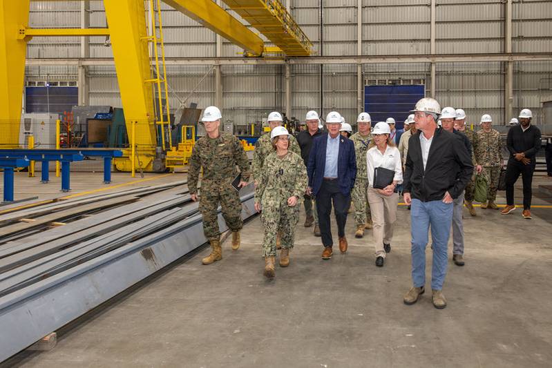 Chief Of Naval Operations Tours Austal USA