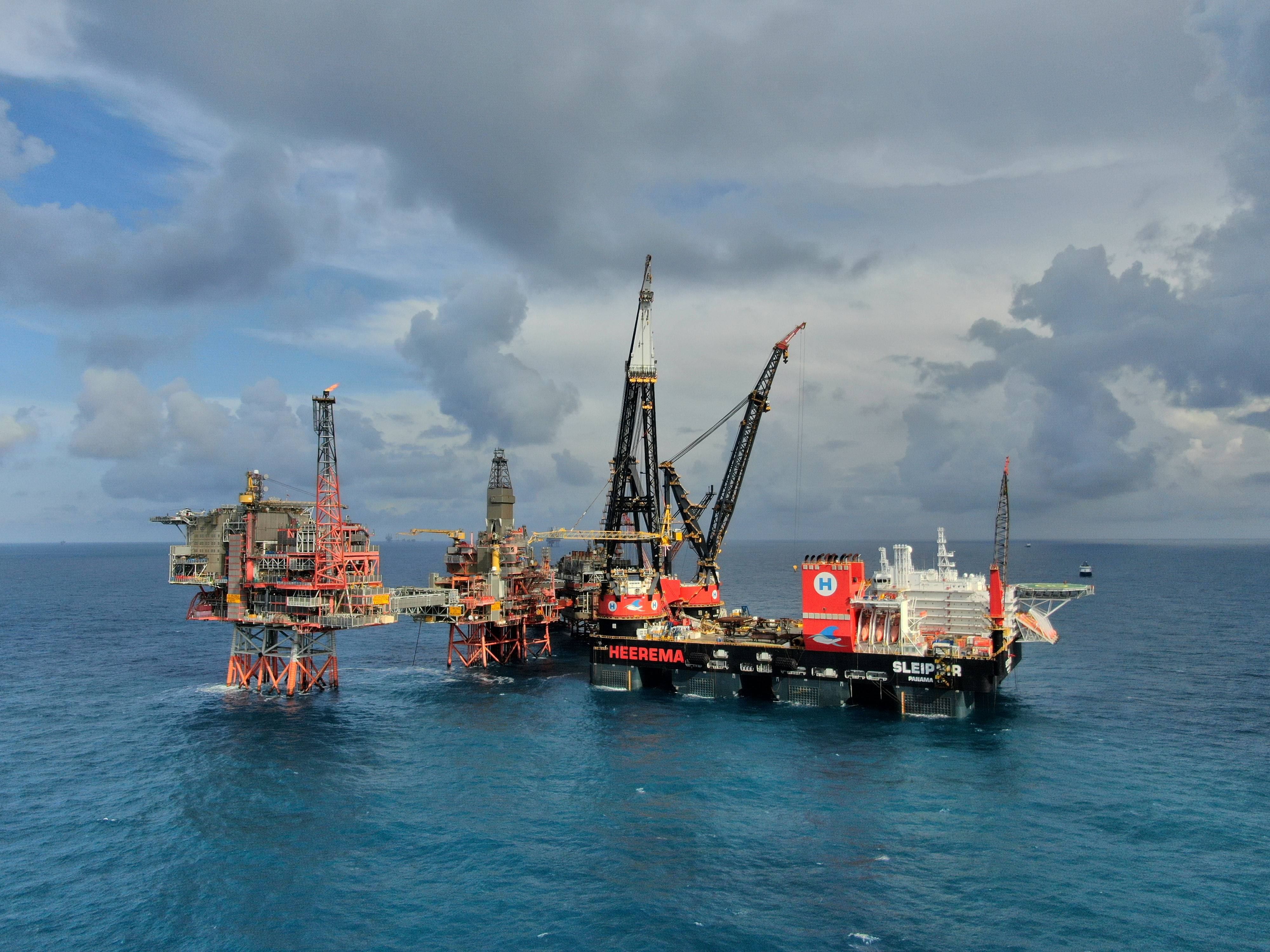 Gallery: Heerema Completes Hod B Installation