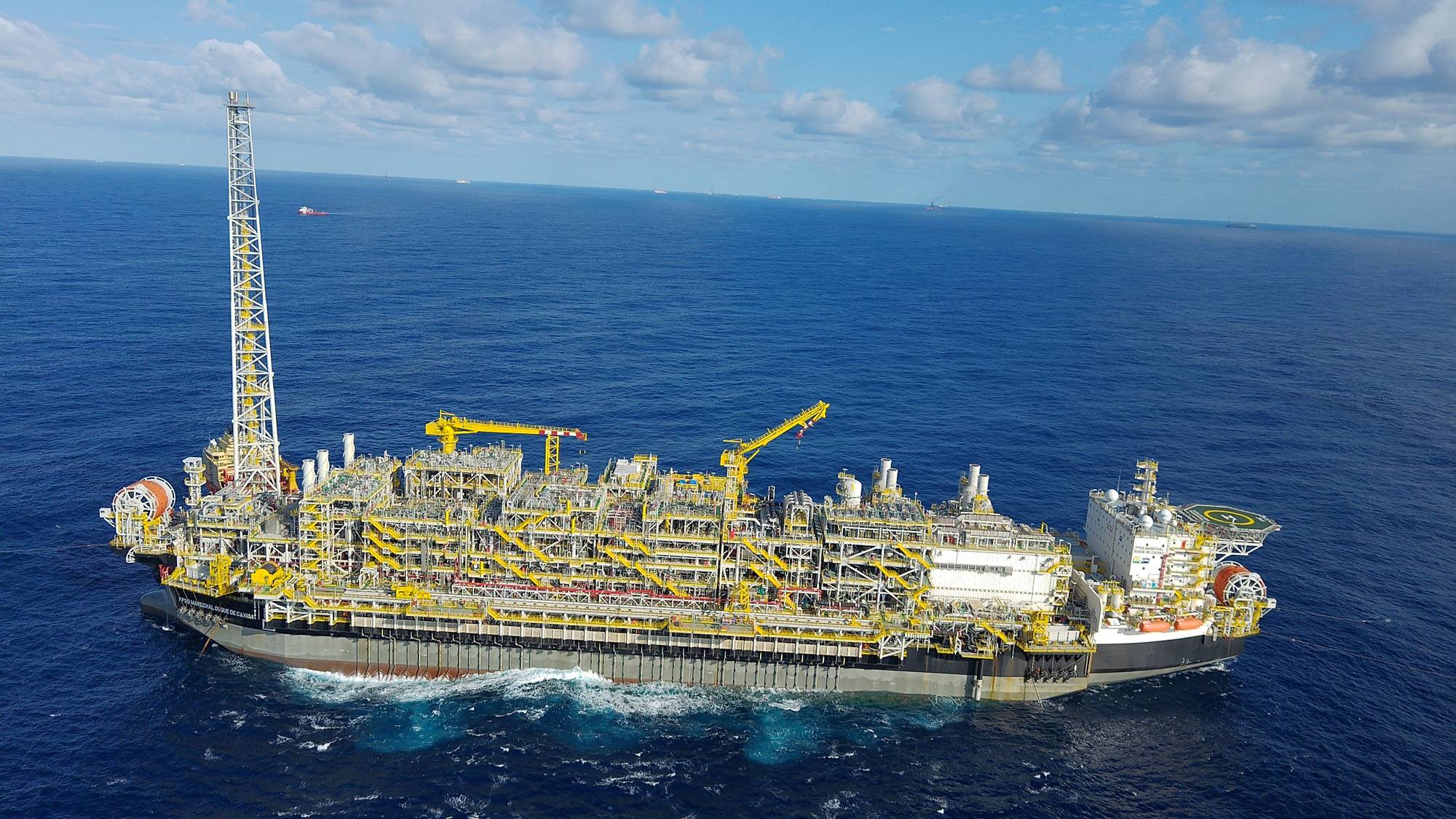 Ultra-Deepwater FPSO Starts Oil Production Offshore