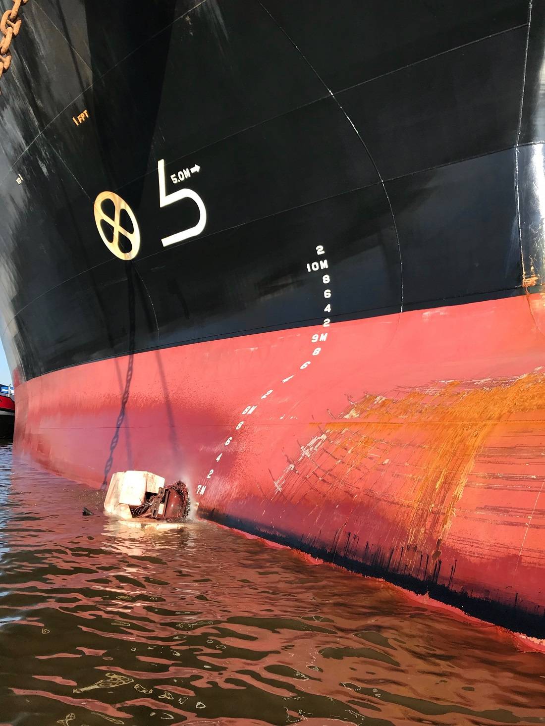 Hull Cleaning Oil Response