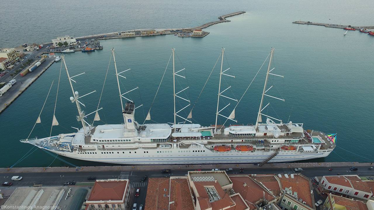Video: Mega Sailing Ship Docks In Greece