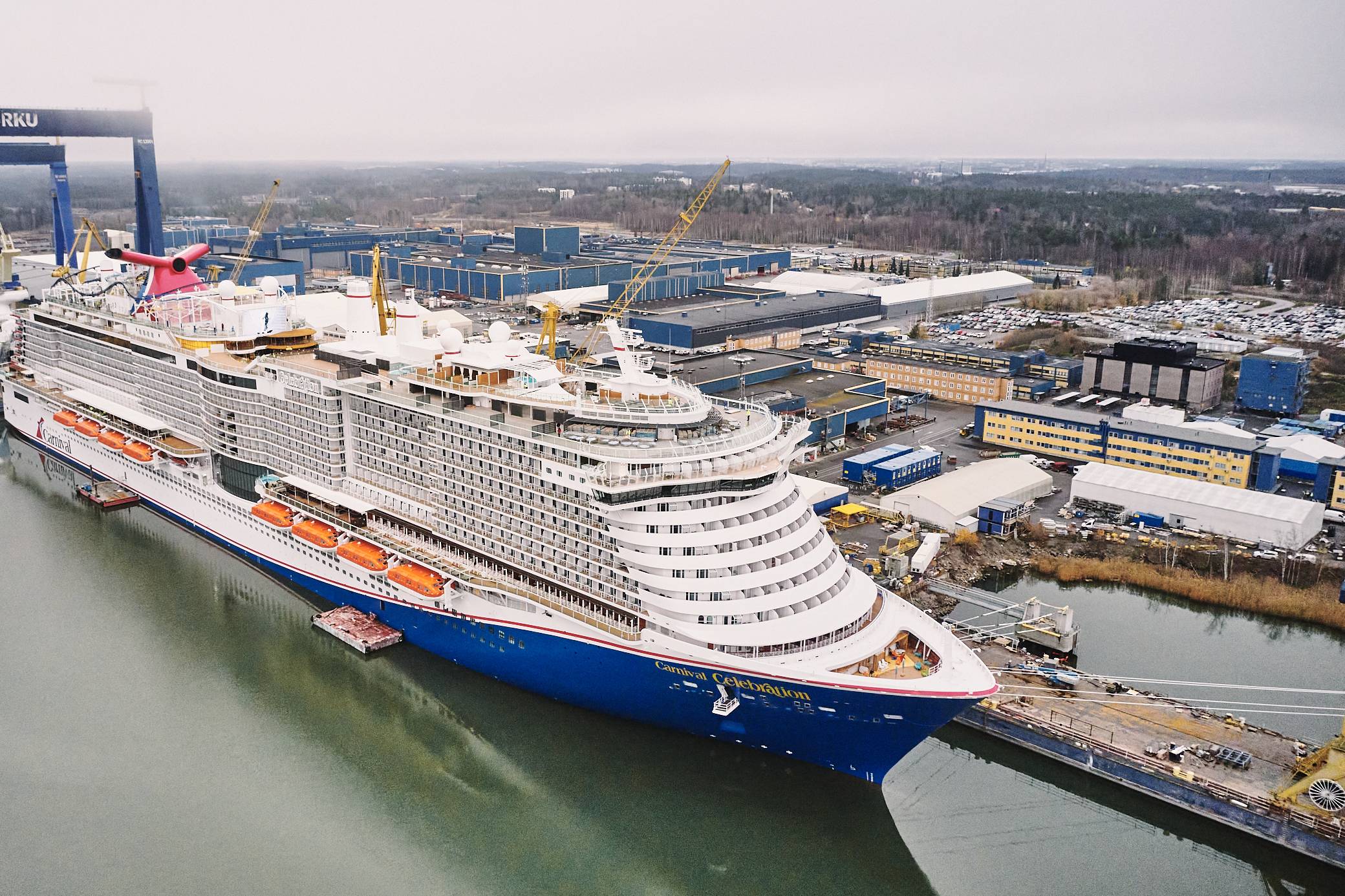 Cruise ship - CARNIVAL CELEBRATION - Meyer Turku