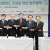 Photo: From left to right: Young-Jun Yoon (CEO of PANASIA), Jun-Sup Shin (CEO of DSEC), Myeong-Ho Ha (CEO of Hyundai Corporation), Ho-Seon Hwang (KOBC), C.K. Yoo (President & CEO of HMM), Seok-Won Seo (President & CEO of SKTI), Kwang-Hun Ahn (CEO of Hyundai Global Service), and Ki-Cheon Nam (CEO of Multi Asset Global Investments)