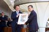 Felix Eichhorn, President AIDA Cruises, with Shunichi Miyanaga, President and CEO MHI (Photo: AIDA Cruises)