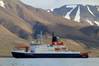 The German polar research vessel Polarstern off the coast of Spitsbergen. (Foto Sebastian Menze)