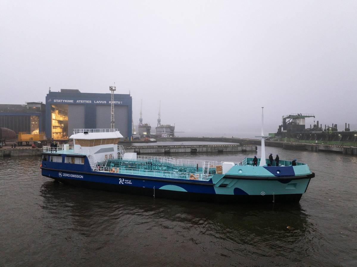 Lithuania Launches First Green Hydrogen-Powered Ship for Waste Collection