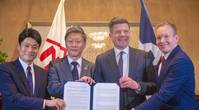 From left: Masashi Kobayashi, department manager of the ship department of Marubeni Corporation; Kosuke Takechi, COO of Marubeni Corporation; Lasse Kristoffersen CEO and president of Klaveness and Michael Jørgensen, head of dry bulk at Klaveness. (Photo: Klaveness)