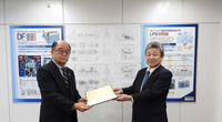 Left: Daihatsu Diesel President Shigeki Kinoshita
Right: ClassNK Senior Executive Vice President Toshiyuki Shigemi
(Photo: ClassNK)