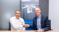 Refaan Hendricks (Managing director, Africa Projects Consultants), Jaap de Lange (Managing director, Damen Shipyards Cape Town) (Photo: Damen)